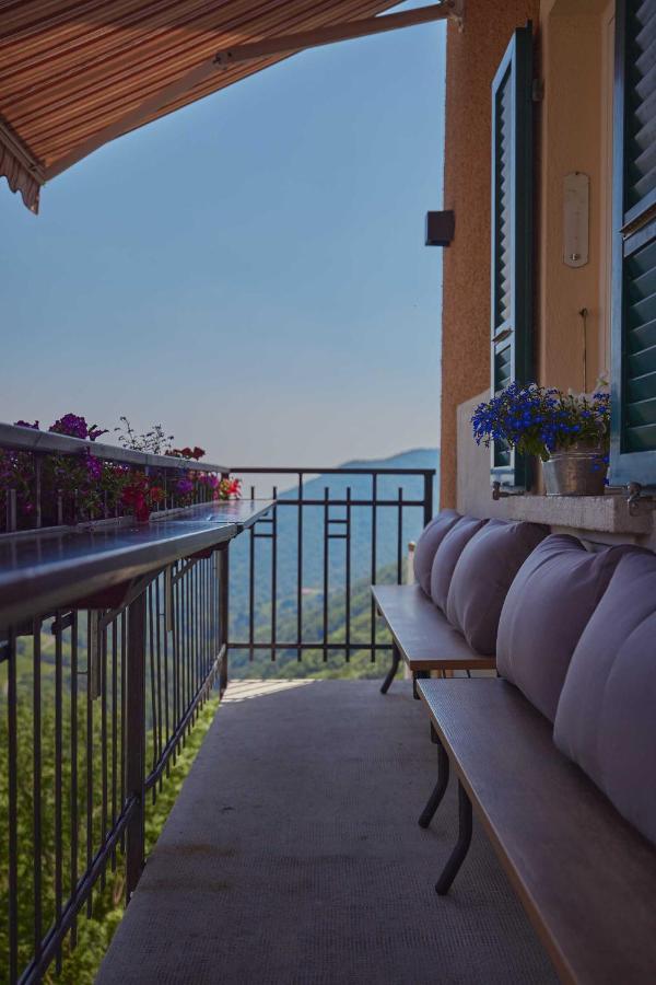 Osteria Manciana Con Alloggio Monte Generoso Scudellate Exterior photo
